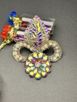 Luxurious Fleur-de-Lis Brooch - Image 2